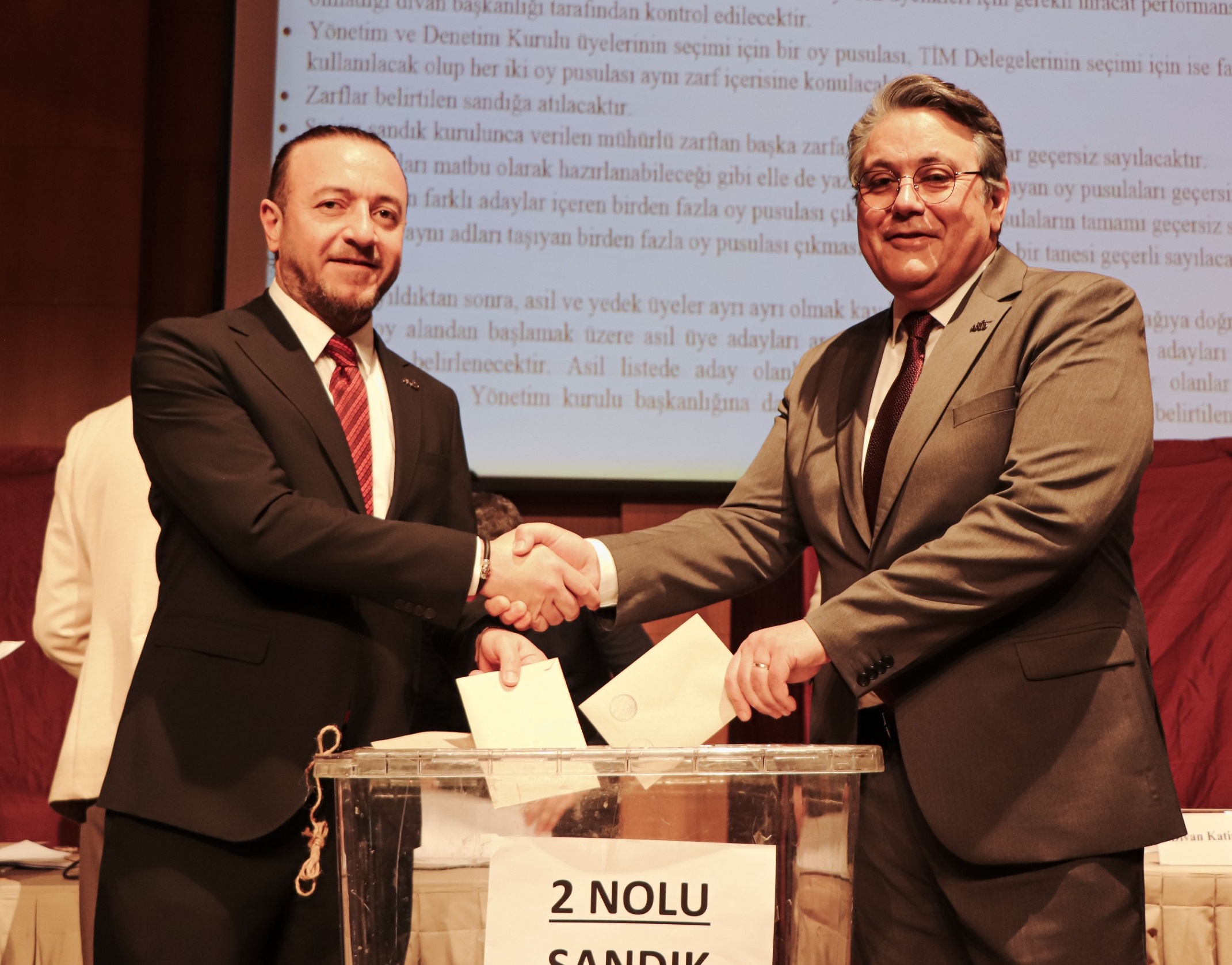 Onur Kılıçer, Başkanlık Görevini Adem Derinel'e Devretti